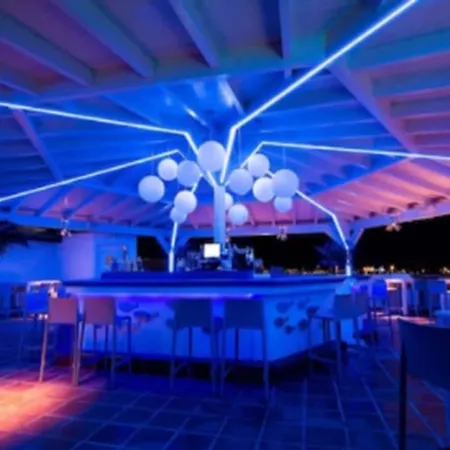 Delfines Hotel 4*