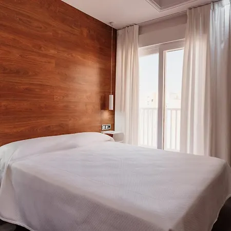 Delfines 4* 라망가델마르메노