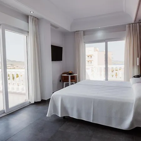 Hotel Delfines