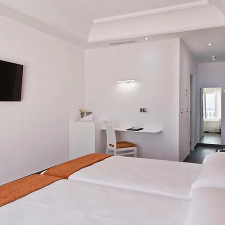 Delfines Hotel