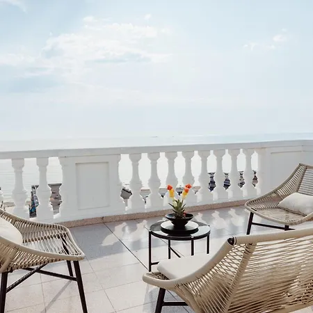 Delfines Hotel 4*