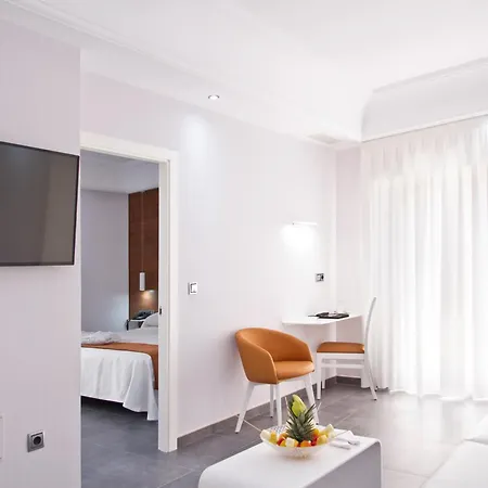 Delfines Hotel