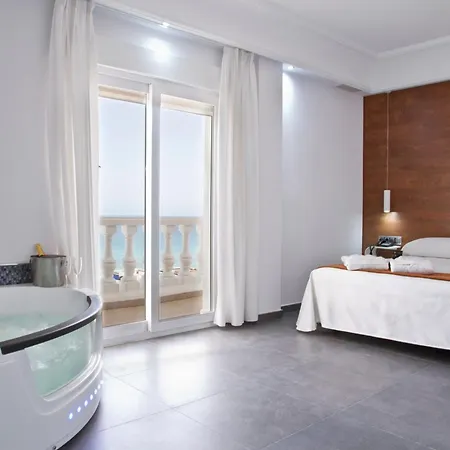 Delfines Hotel 4*