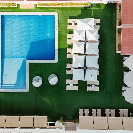 Отель Delfines 4*