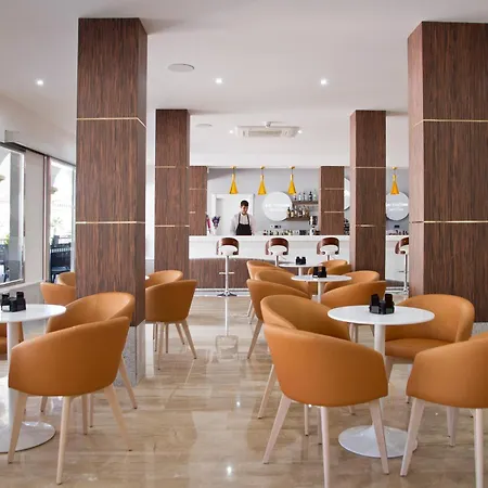 Hotel Delfines
