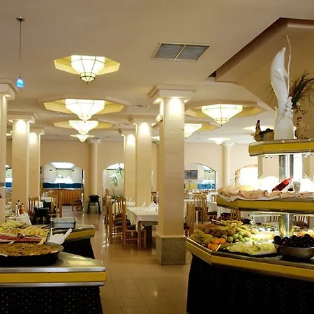 Отель Delfines 4*