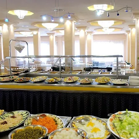 Отель Delfines 4*