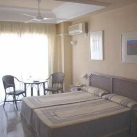 Отель Delfines Ла-Манга-дель-Мар-Менор