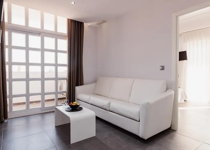 Delfines Szálloda 4*