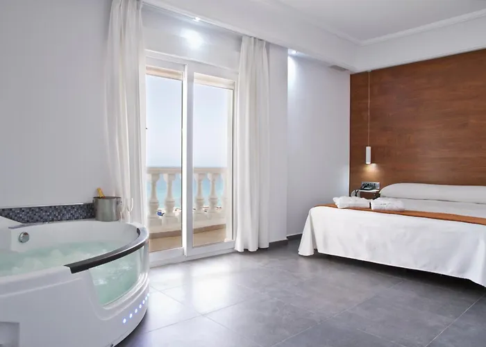 Delfines Ξενοδοχείο 4*