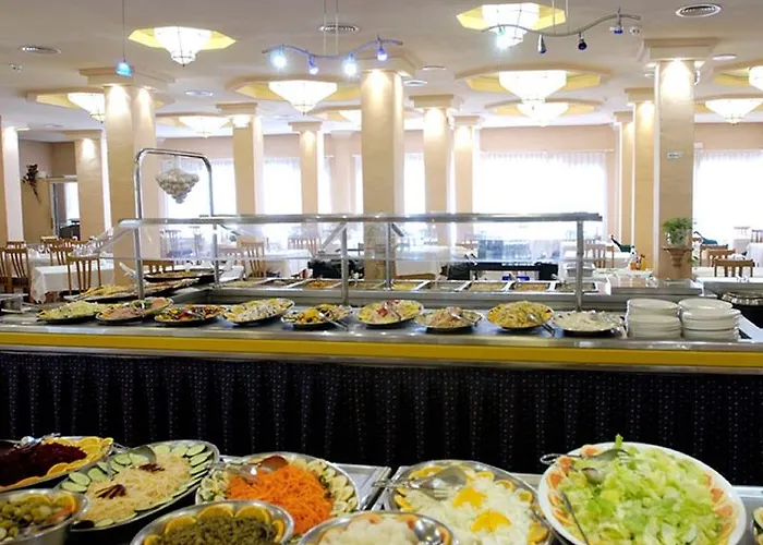 Ξενοδοχείο Delfines 4*